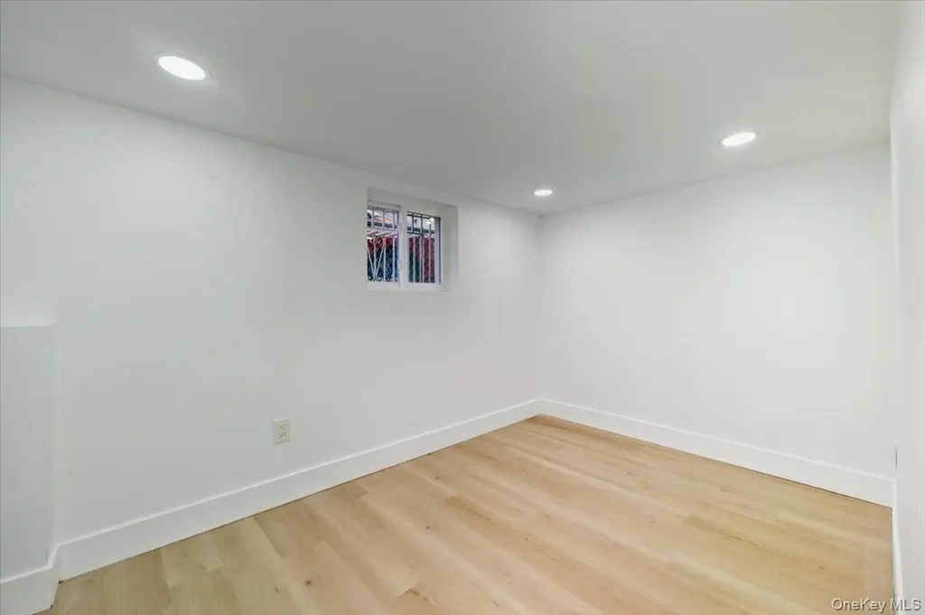1833 Hone Avenue Bronx NY 10461