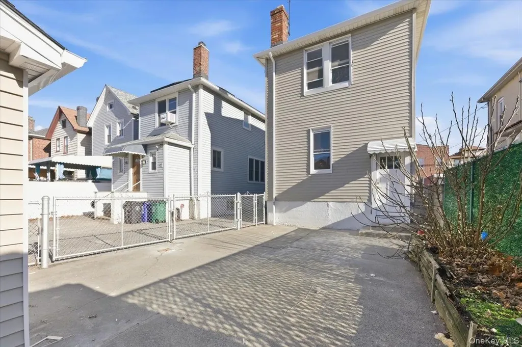 1833 Hone Avenue Bronx NY 10461