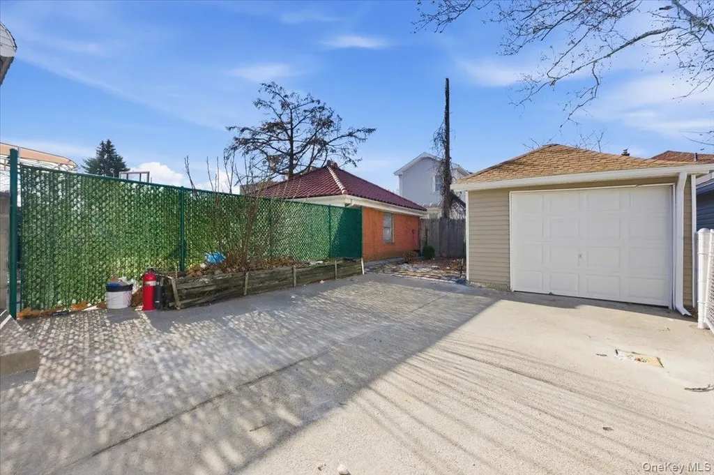 1833 Hone Avenue Bronx NY 10461