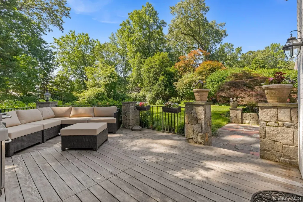 257 Barnard Road Larchmont NY 10538