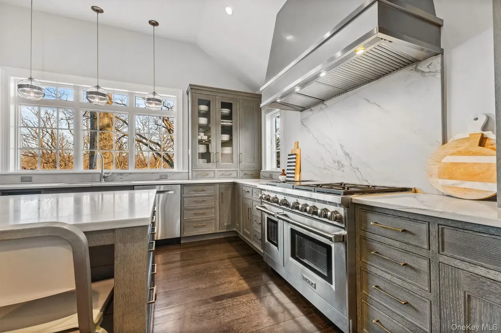 491 S Barry Avenue Mamaroneck NY 10543