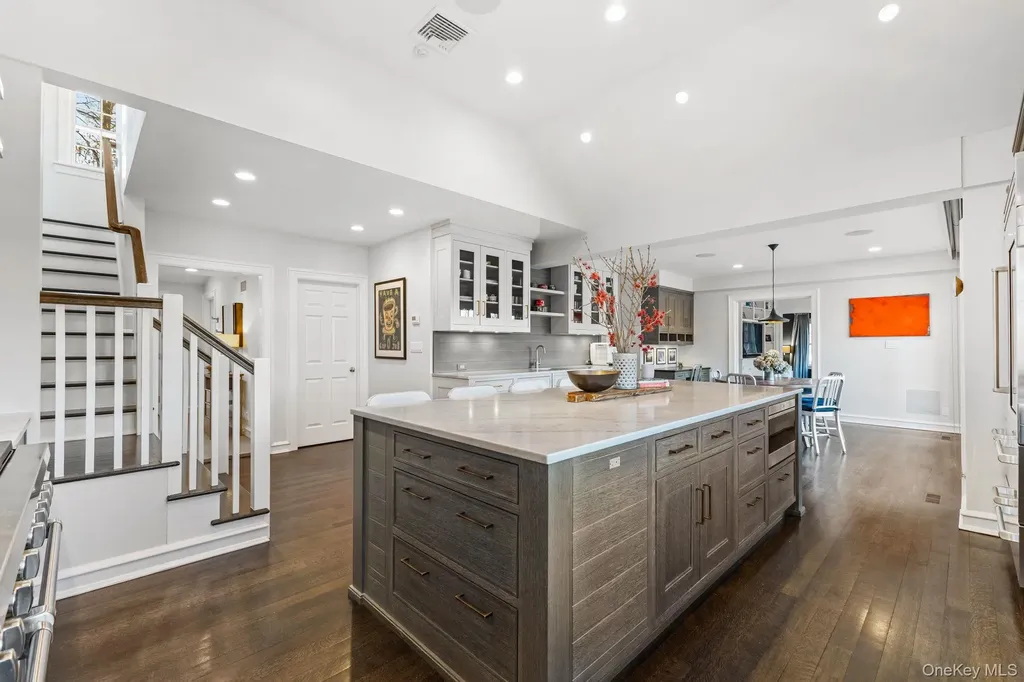 491 S Barry Avenue Mamaroneck NY 10543