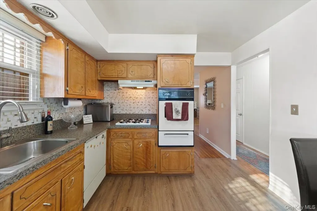 2536 Tiemann Avenue Bronx NY 10469