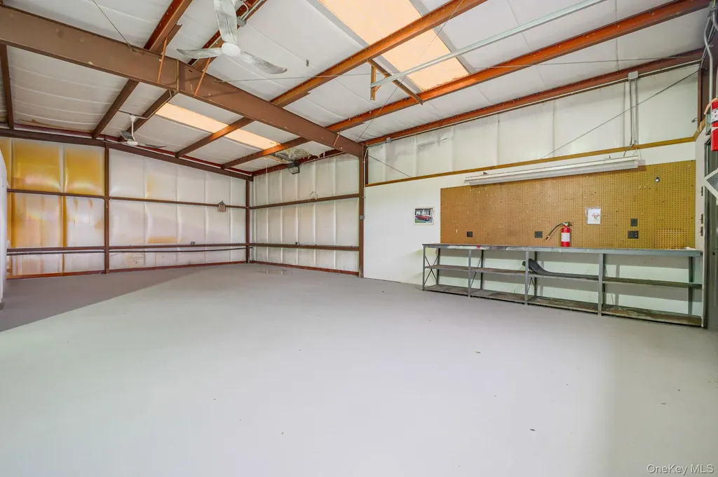 1807 Middle Road Calverton NY 11933