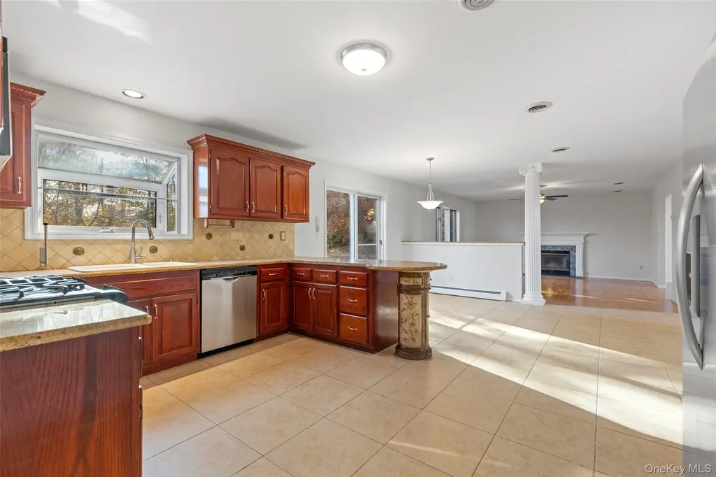 13 Mesa Place Nanuet NY 10954