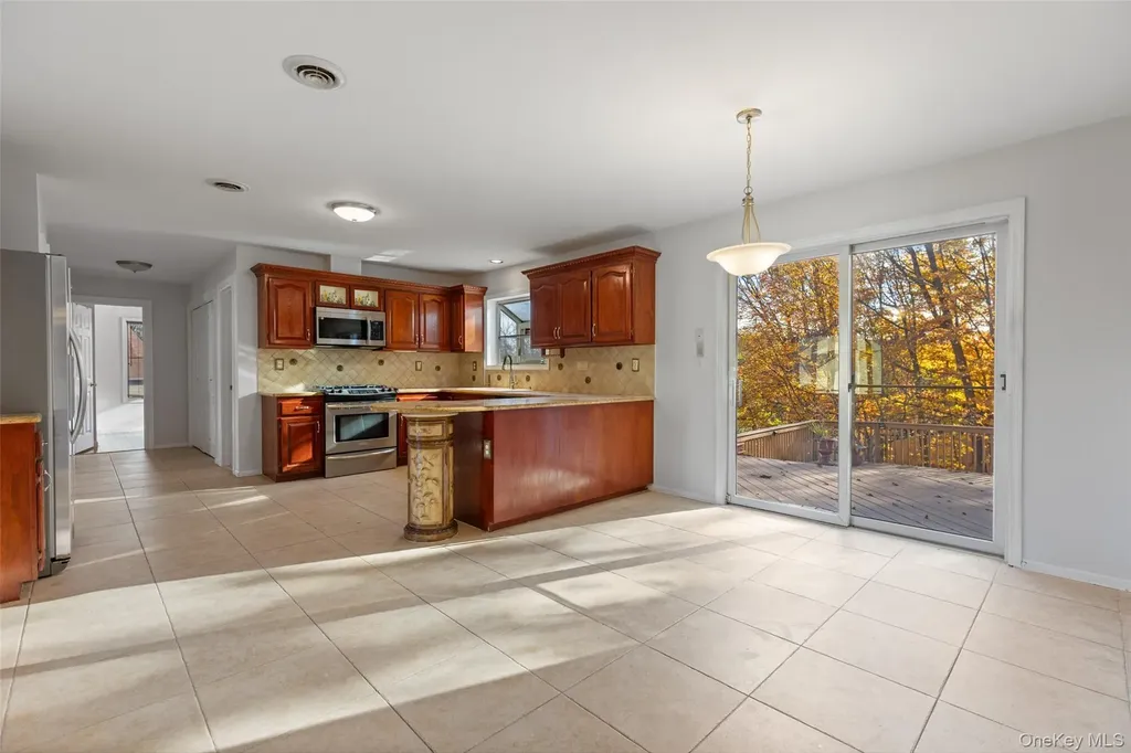 13 Mesa Place Nanuet NY 10954