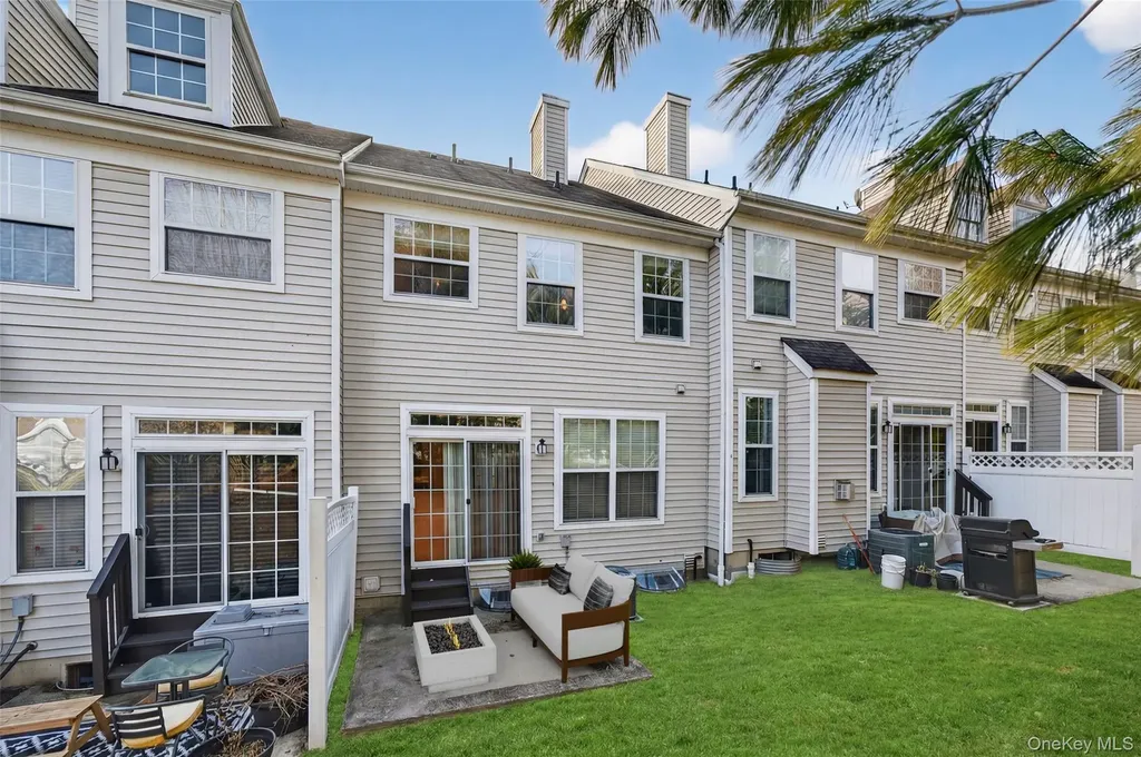 11 Gillian Court Monroe NY 10950