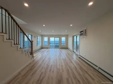 19 Pine Lane Bayville NY 11709