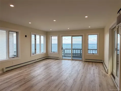 19 Pine Lane Bayville NY 11709