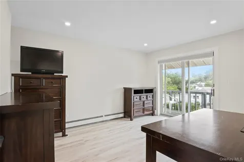 19 Pine Lane Bayville NY 11709