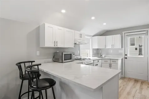 19 Pine Lane Bayville NY 11709