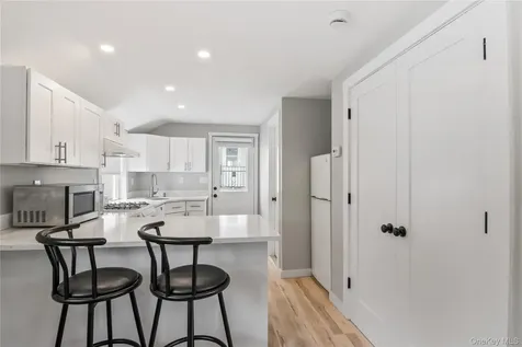 19 Pine Lane Bayville NY 11709