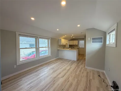 19 Pine Lane Bayville NY 11709