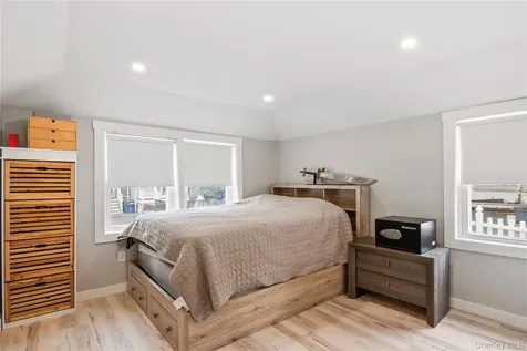 19 Pine Lane Bayville NY 11709