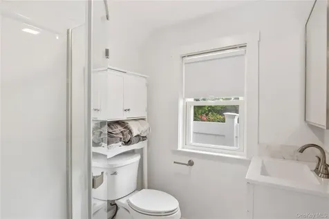 19 Pine Lane Bayville NY 11709