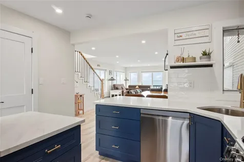 19 Pine Lane Bayville NY 11709