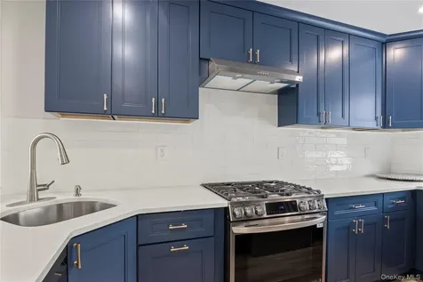 19 Pine Lane Bayville NY 11709