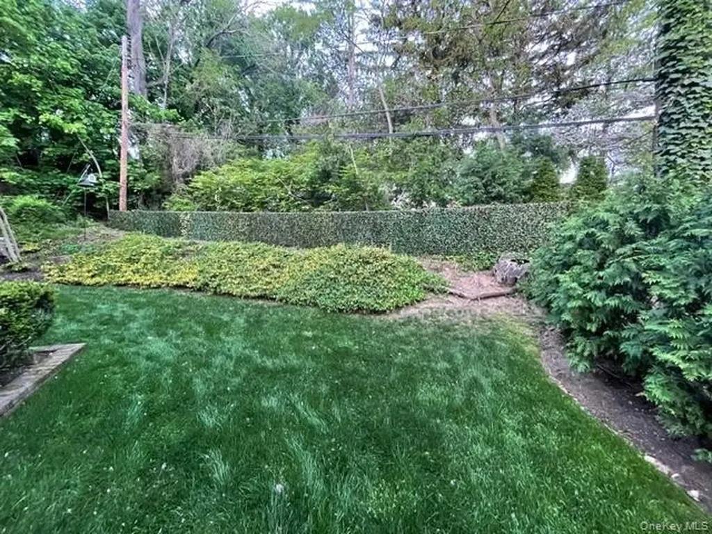145 Shore Road Manhasset NY 11030