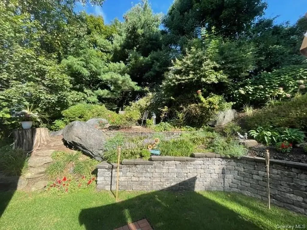 145 Shore Road Manhasset NY 11030