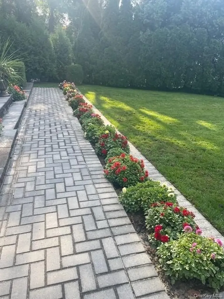 145 Shore Road Manhasset NY 11030