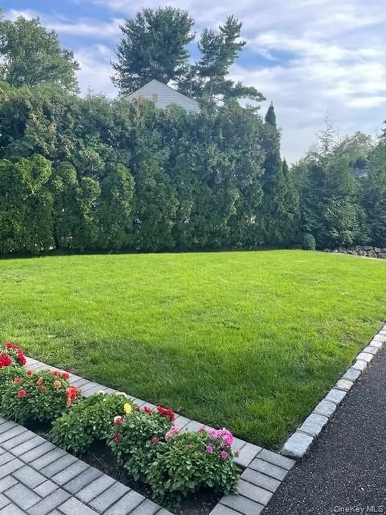 145 Shore Road Manhasset NY 11030