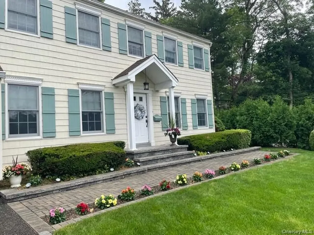 145 Shore Road Manhasset NY 11030