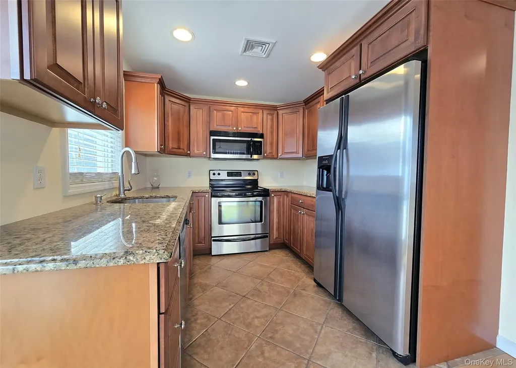 2 Franklin Street Coram NY 11727