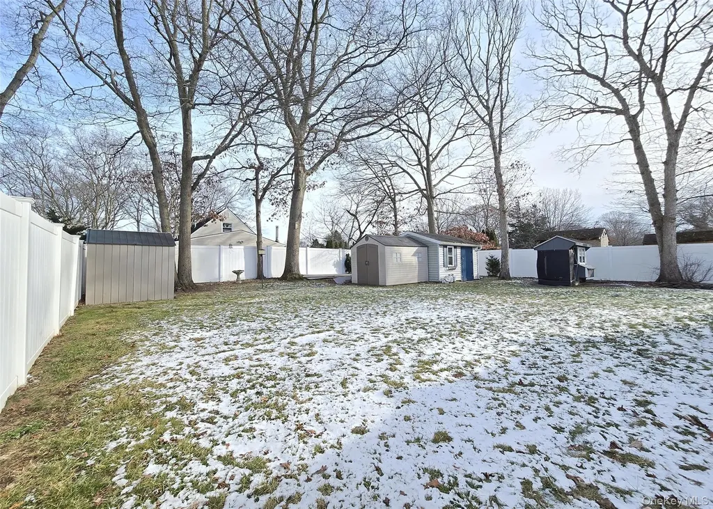 2 Franklin Street Coram NY 11727