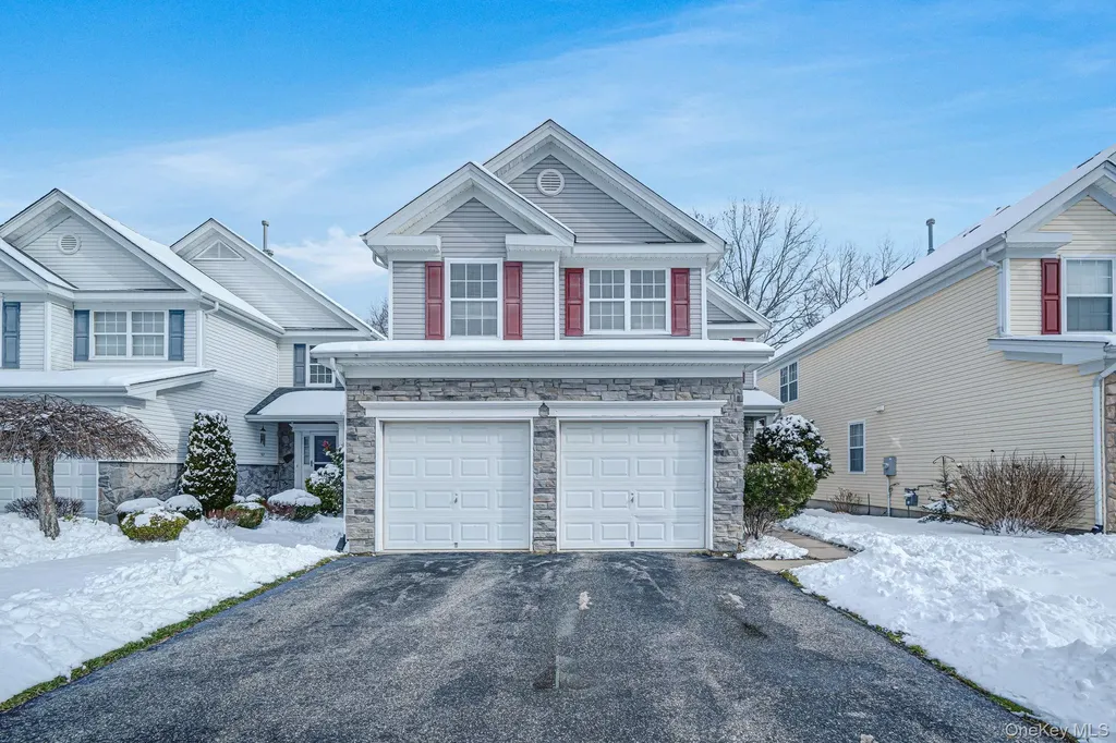 48 Kate Circle Middle Island NY 11953