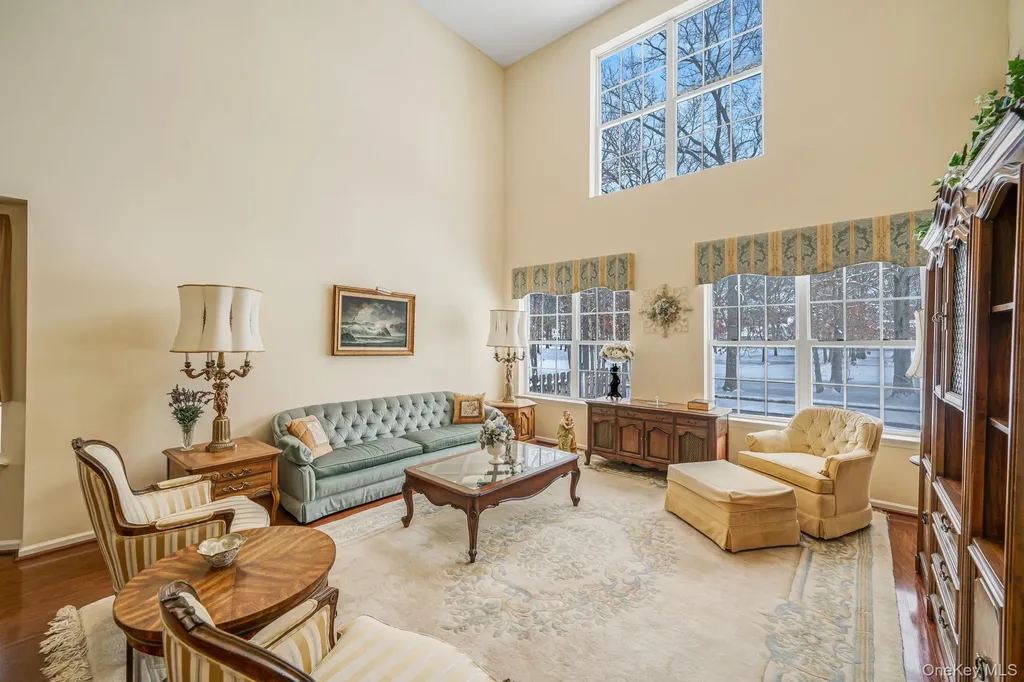 48 Kate Circle Middle Island NY 11953