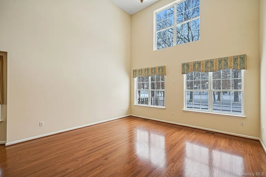 48 Kate Circle Middle Island NY 11953