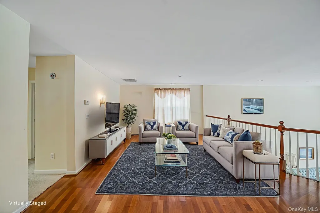 48 Kate Circle Middle Island NY 11953