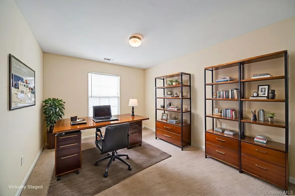 48 Kate Circle Middle Island NY 11953