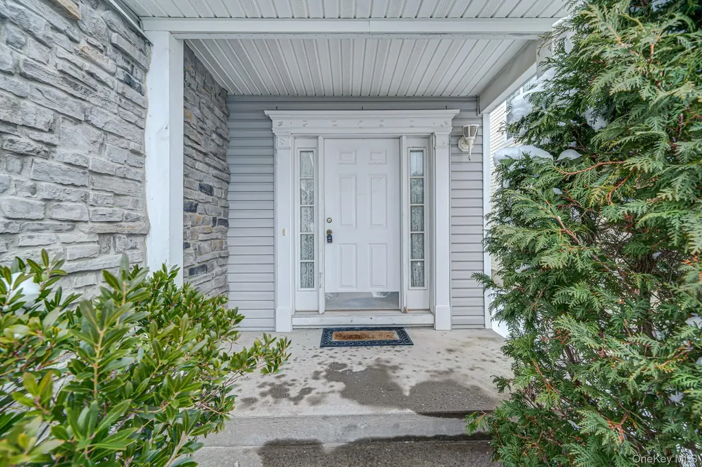 48 Kate Circle Middle Island NY 11953