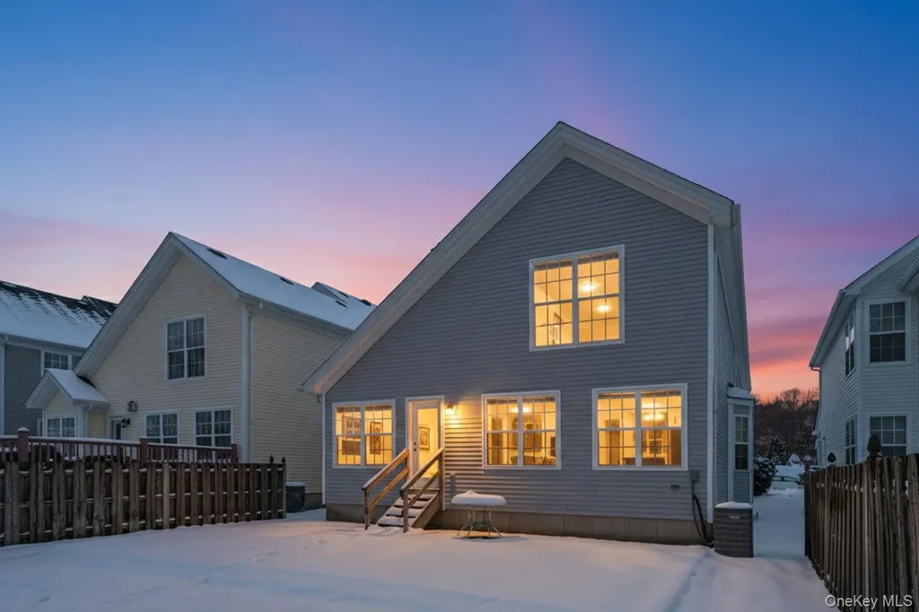 48 Kate Circle Middle Island NY 11953