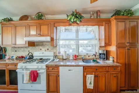 4 W William Street Bay Shore NY 11706