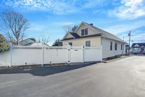 4 W William Street Bay Shore NY 11706