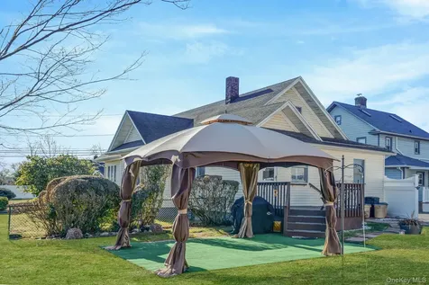 4 W William Street Bay Shore NY 11706