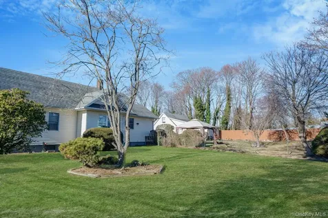 4 W William Street Bay Shore NY 11706