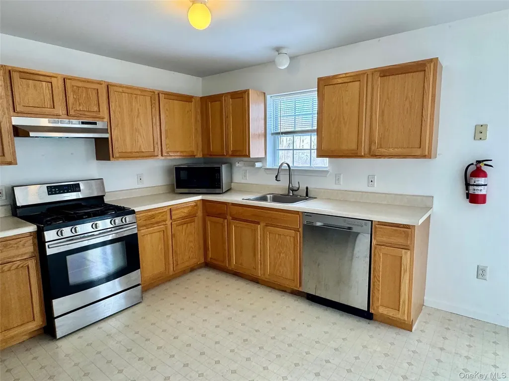 23 Peach Place Middletown NY 10940