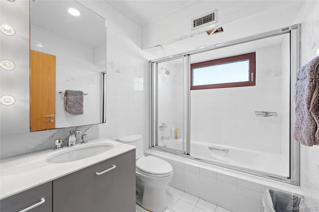 2829 Frankel Boulevard Merrick NY 11566