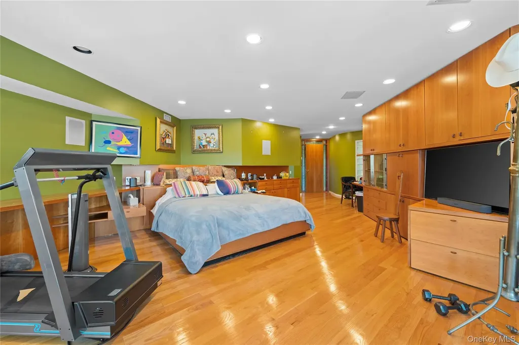 2829 Frankel Boulevard Merrick NY 11566