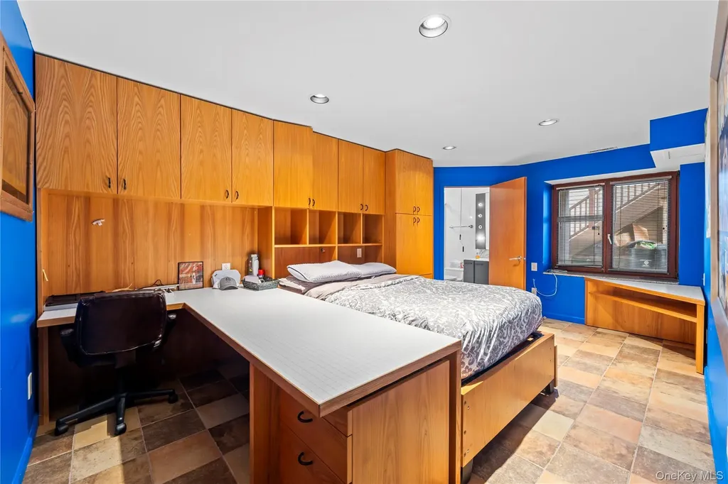 2829 Frankel Boulevard Merrick NY 11566