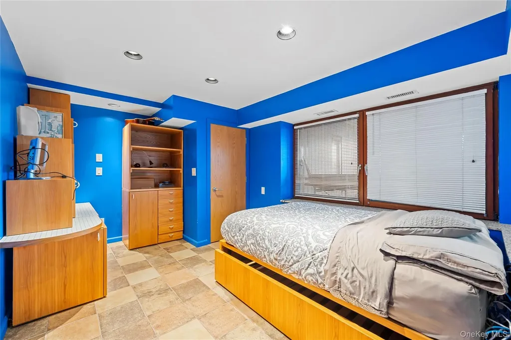 2829 Frankel Boulevard Merrick NY 11566