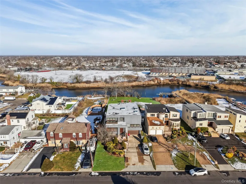 2829 Frankel Boulevard Merrick NY 11566