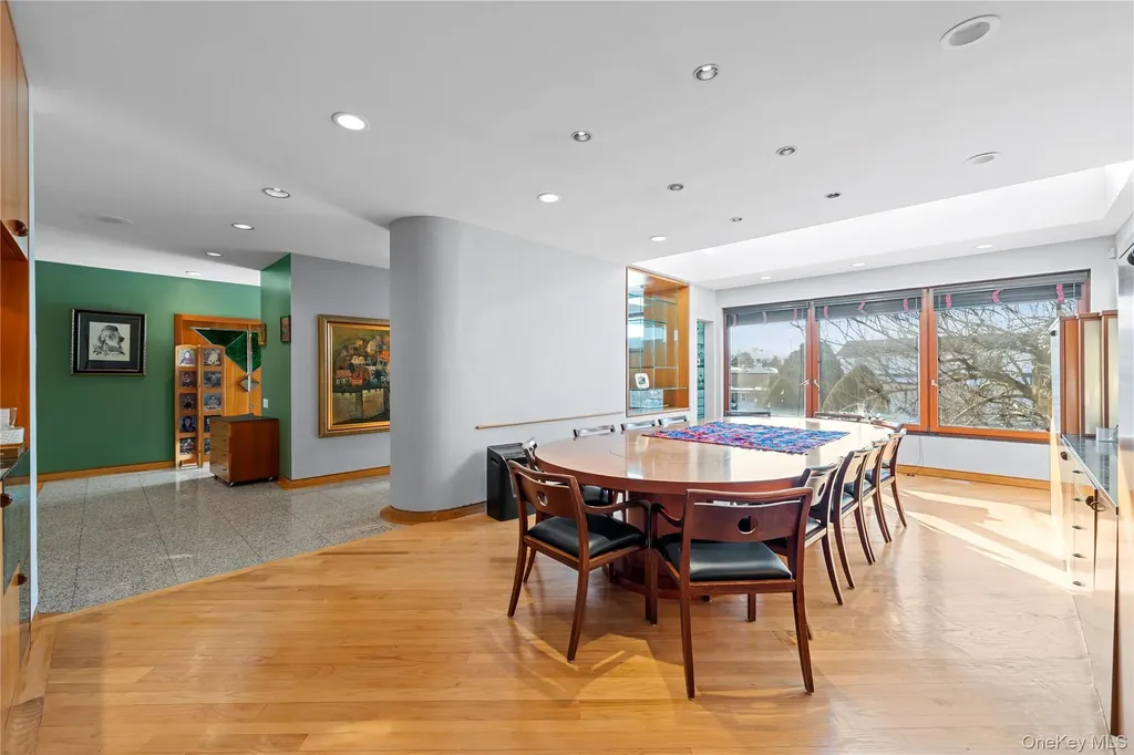 2829 Frankel Boulevard Merrick NY 11566