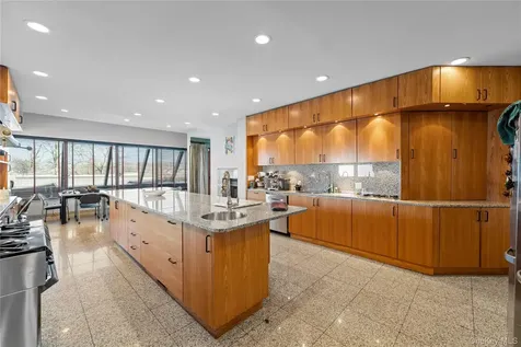2829 Frankel Boulevard Merrick NY 11566