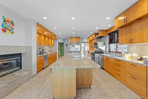 2829 Frankel Boulevard Merrick NY 11566