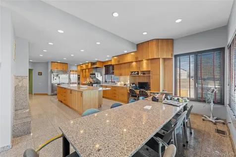 2829 Frankel Boulevard Merrick NY 11566