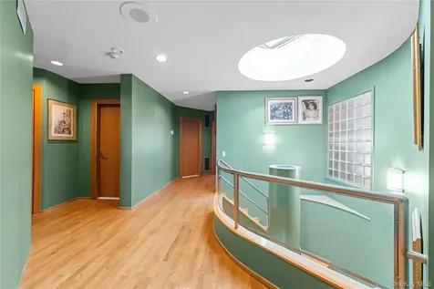 2829 Frankel Boulevard Merrick NY 11566